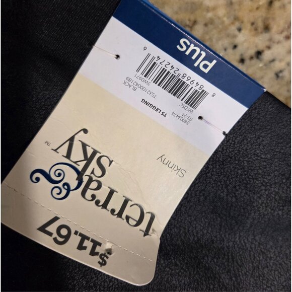 New! Terra & Sky Women's Plus Size 2X Fitted Legging Black Faux Leather Pull-On - Picture 12 of 14